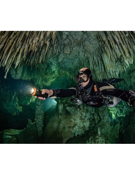 OrcaTorch D900V Video Dive Light 2200 lm